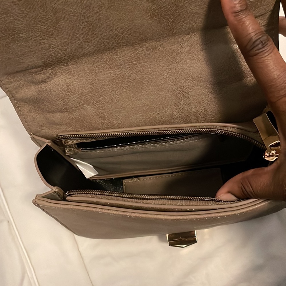 Gold Chain linked square Bag - Picture 3 of 3
